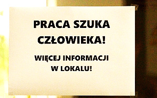 Bezrobocie nieznacznie wzrosło, ale pracownicy nadal poszukiwani